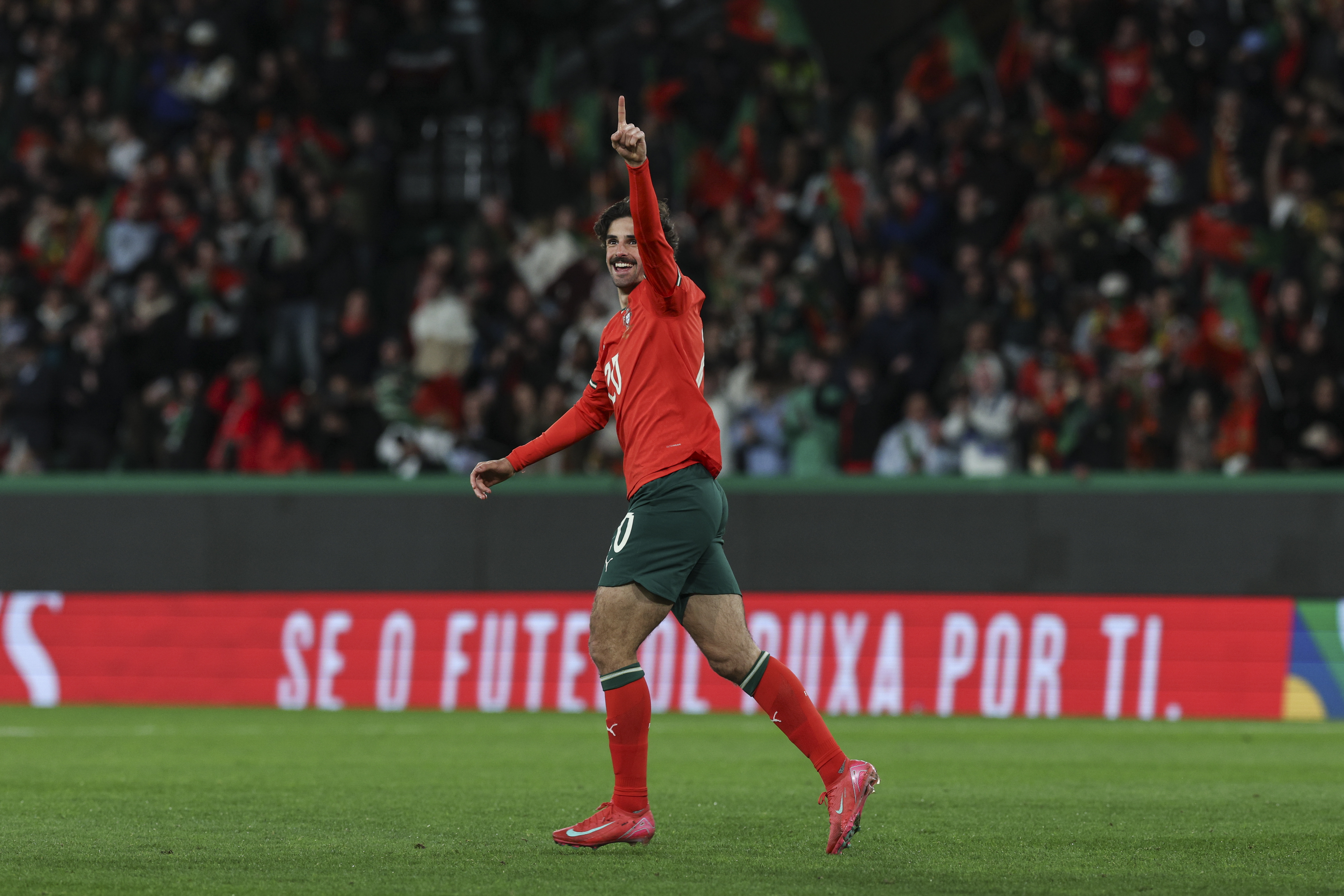 B体育体育网页版入口-葡萄牙横扫瑞士，锁定晋级资格的简单介绍