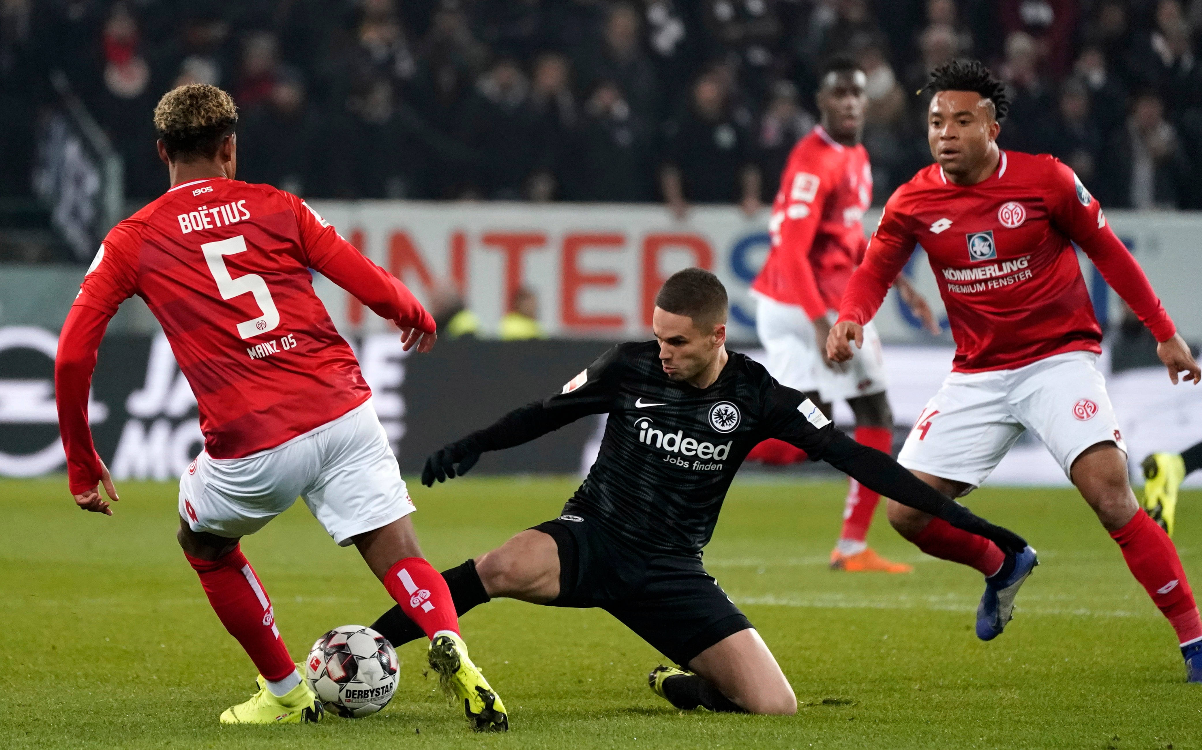 B体育体育登录入口-拜仁憾失晋级希望，欧冠之路何去何从