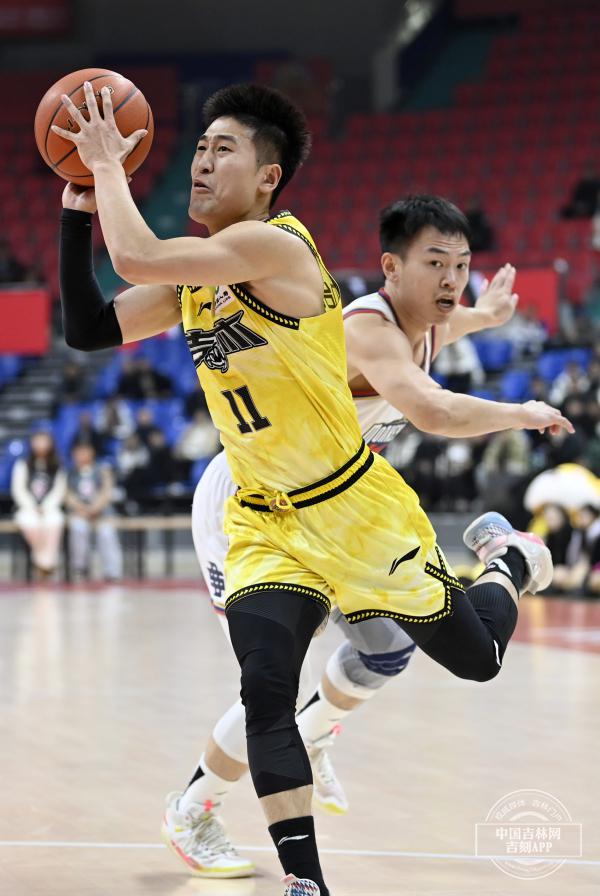 B体育体育官方-东北虎队主场大胜，豪取连胜