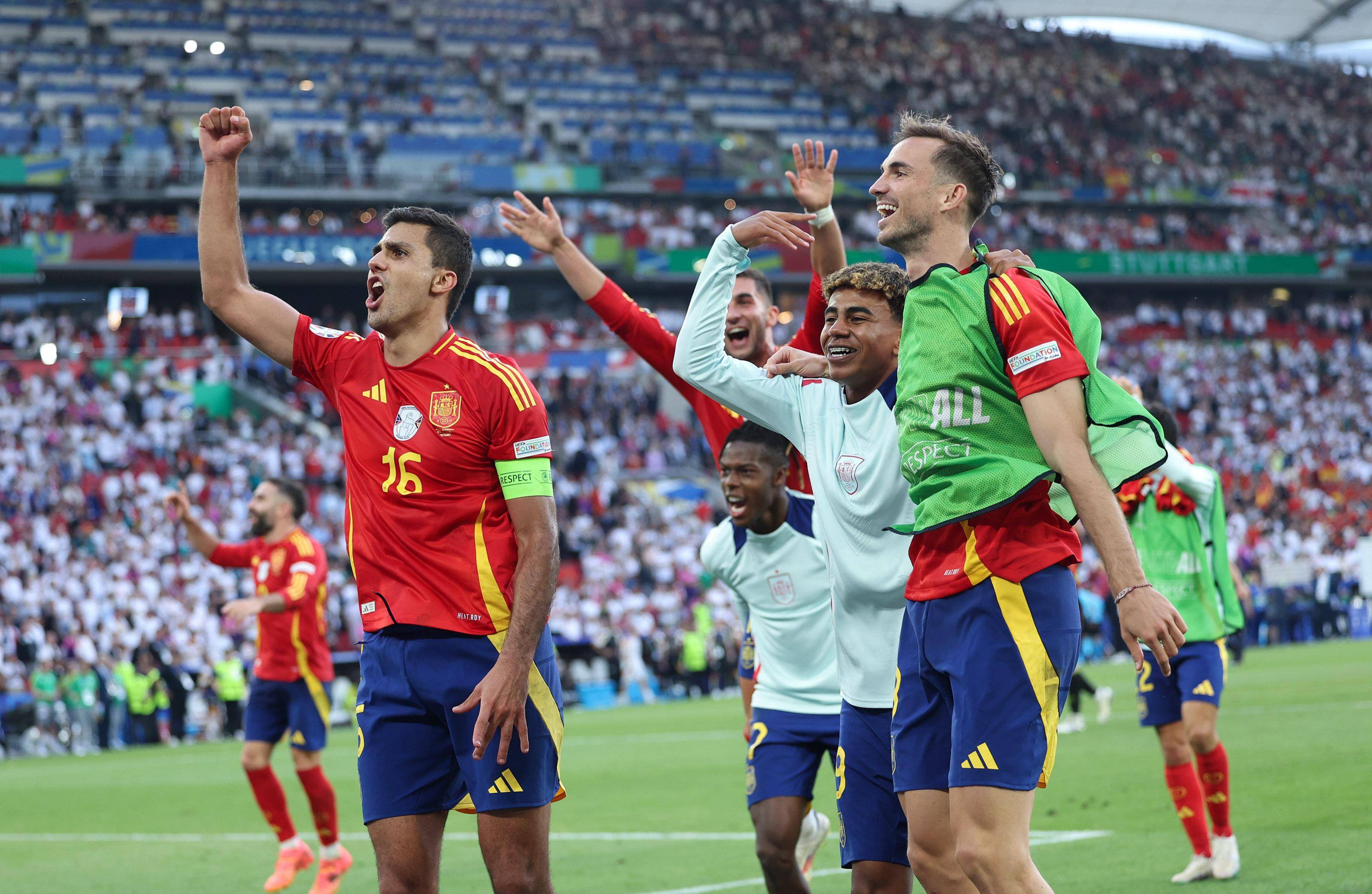 西班牙队在国际足球赛中取得胜利 西班牙队在国际足球赛中取得胜利