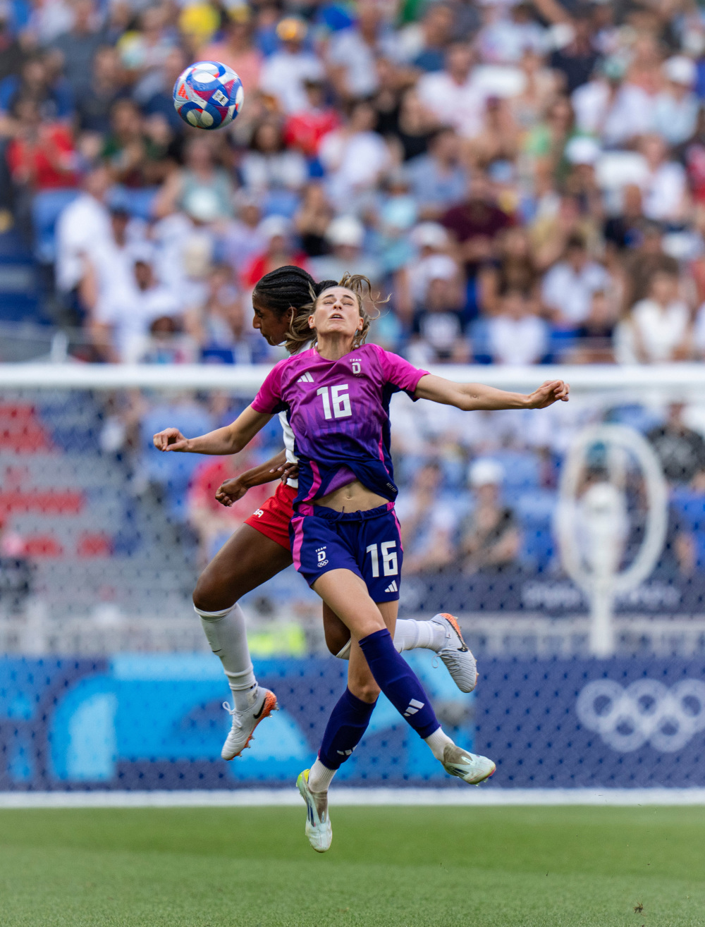 B体育体育教练-德国女足抵达里约热内卢，备战奥运会