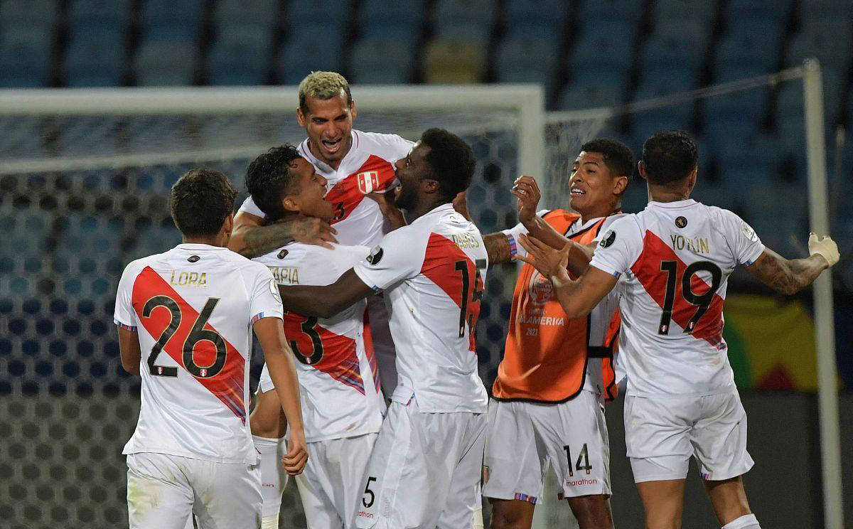 包含秘鲁队备战美洲杯，期待出色表现的词条