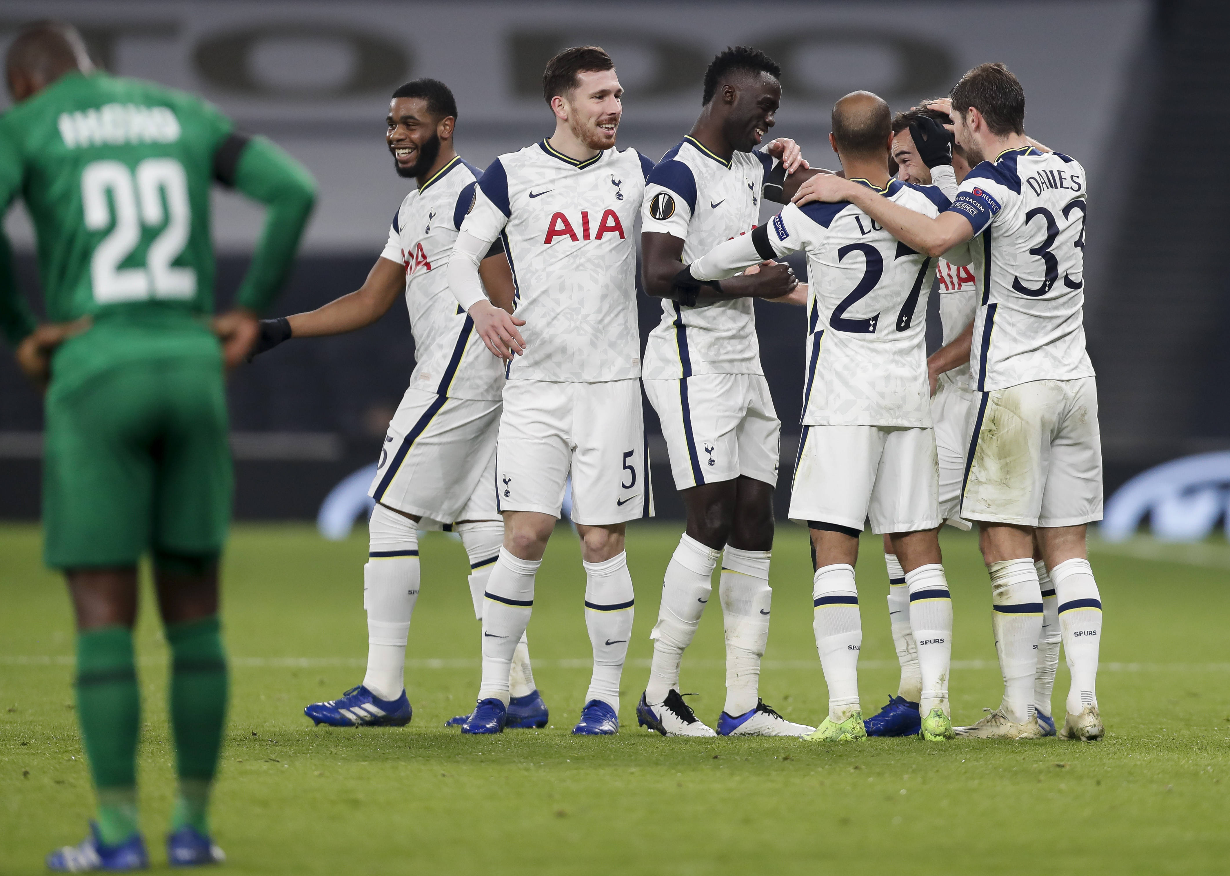 足球热潮持续升温，球迷狂热支持着各支球队的简单介绍