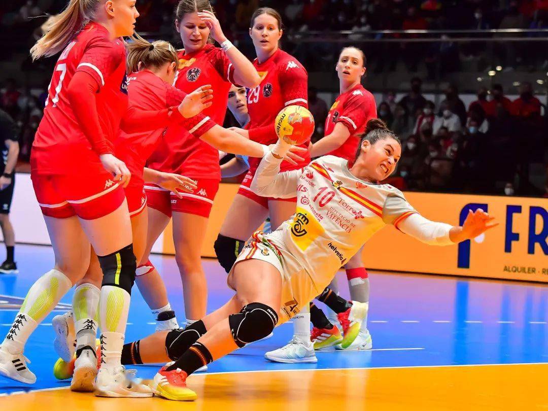 丹麦队士气高涨，以强大攻势晋级的简单介绍