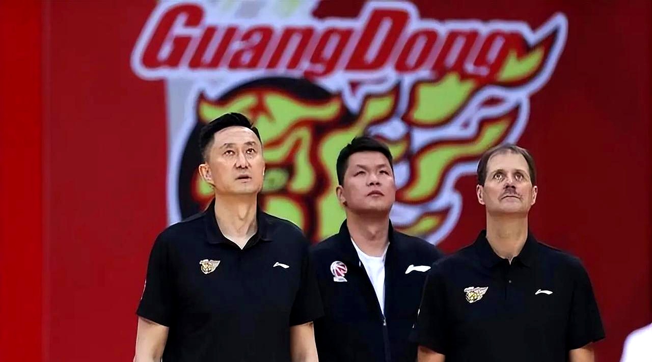 人队防守失常,季后赛前景不容乐观 人队防守失常,季后赛前景不容乐观