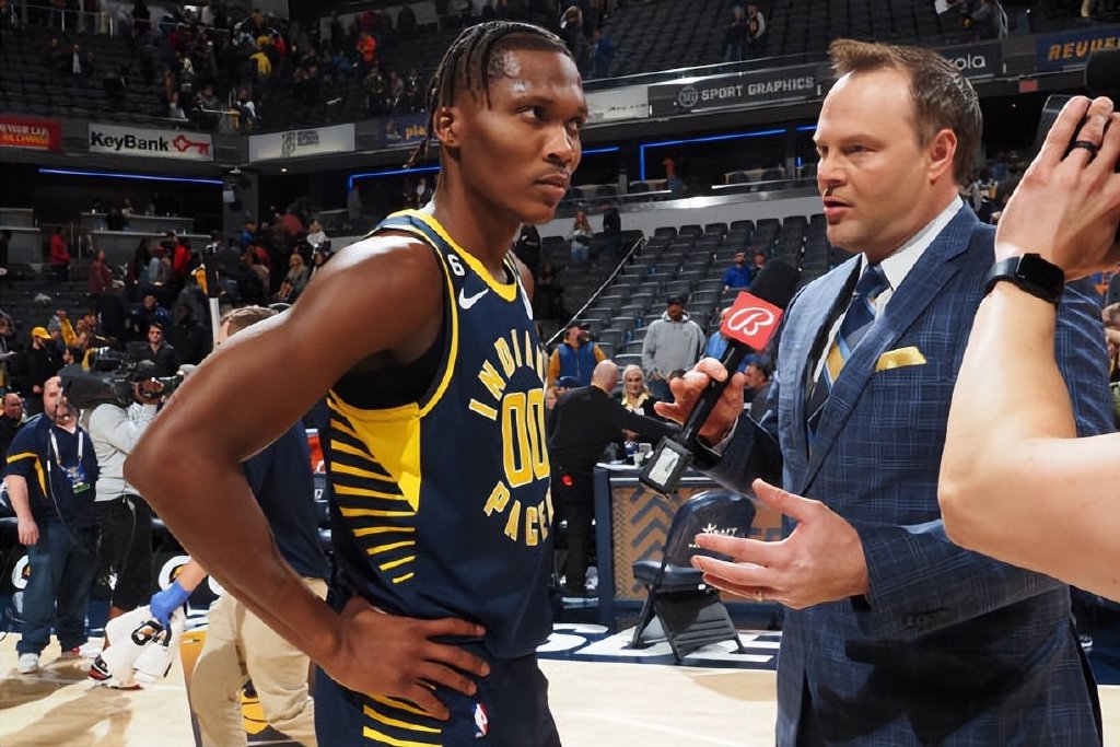 B体育体育官方入口-朗斯队年轻新秀迅速崛起，成为球队的关键人物的简单介绍