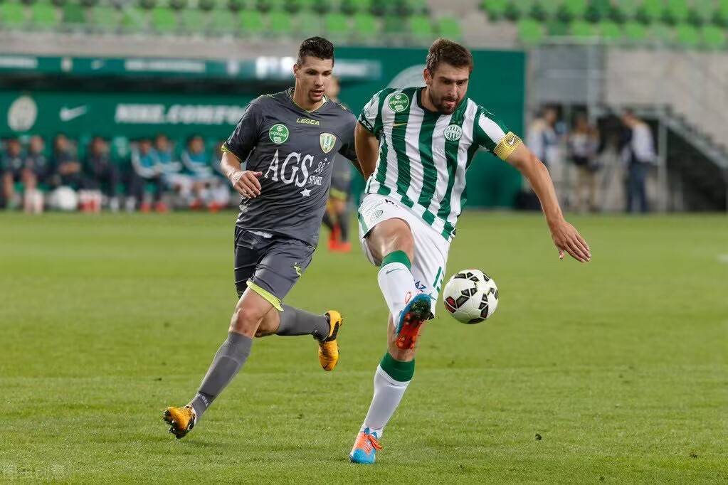 塞维利亚大胜巴伦西亚,反超对手 塞维利亚大胜巴伦西亚,反超对手