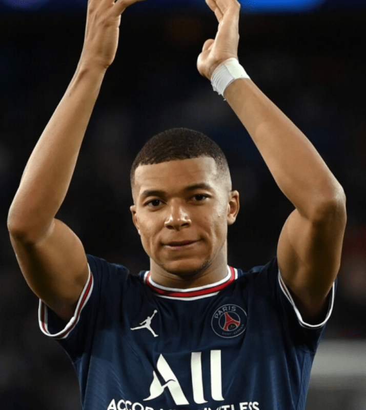 B体育体育教练-关于姆巴佩或将与巴黎续约，俱乐部高层已开始商讨合同细节的信息