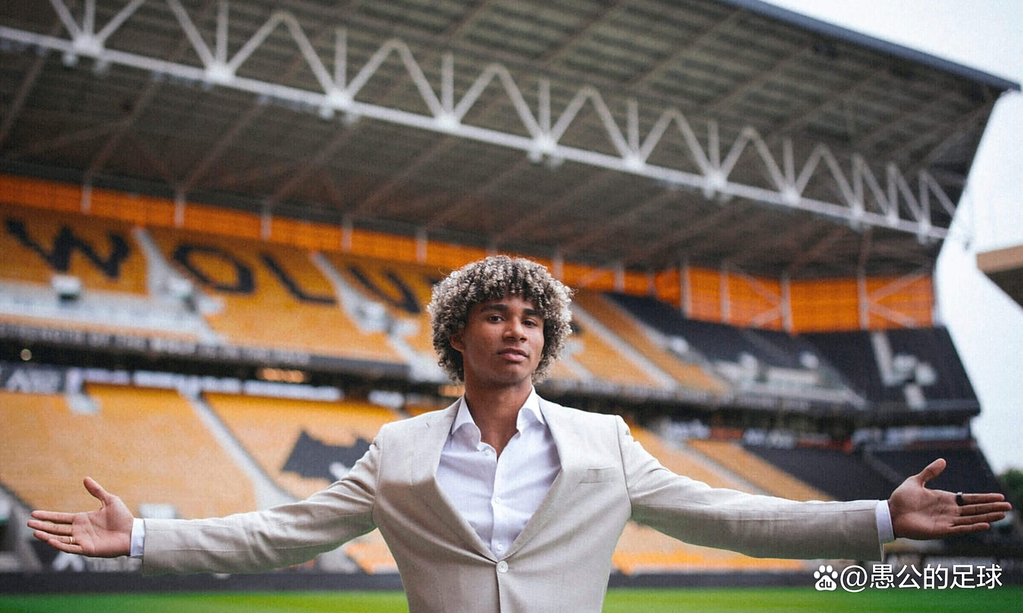 B体育体育视频-关于狼队后卫宣布受伤，或将缺席下一场比赛的信息