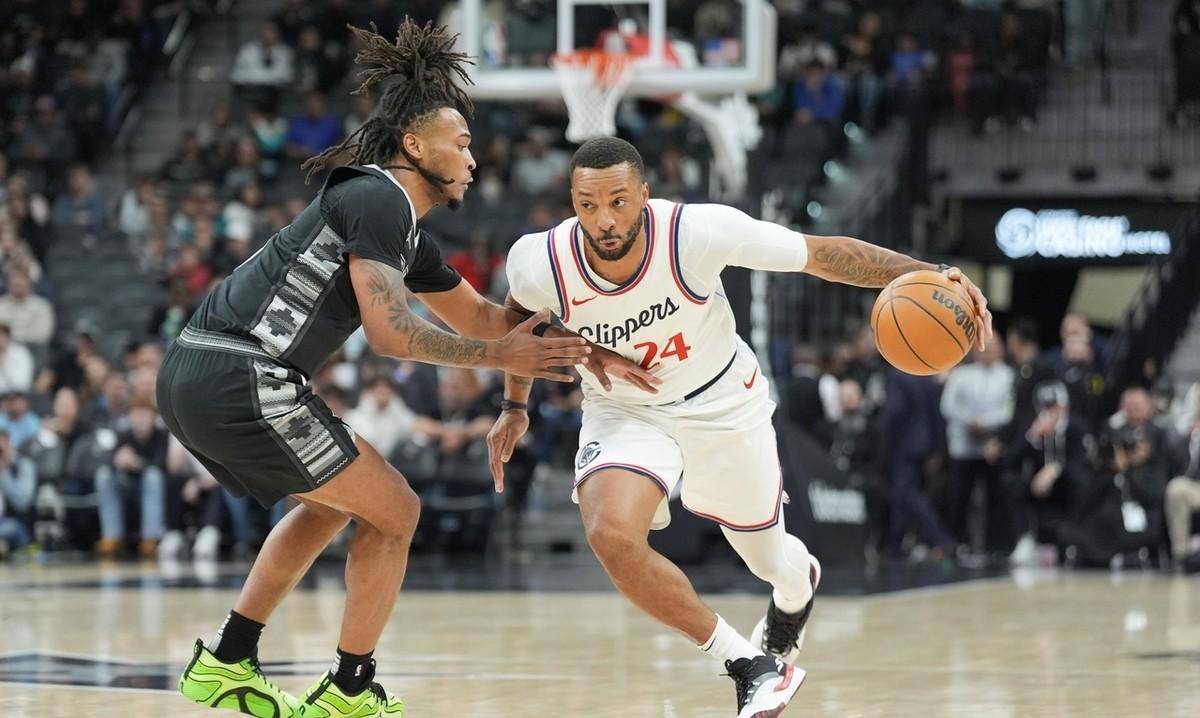 B体育体育下载-快船大胜马刺取得五连胜