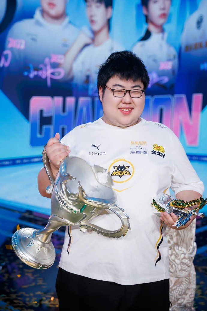 B体育体育官方登录入口-速度与激情！选手斩获冠军激动哭泣