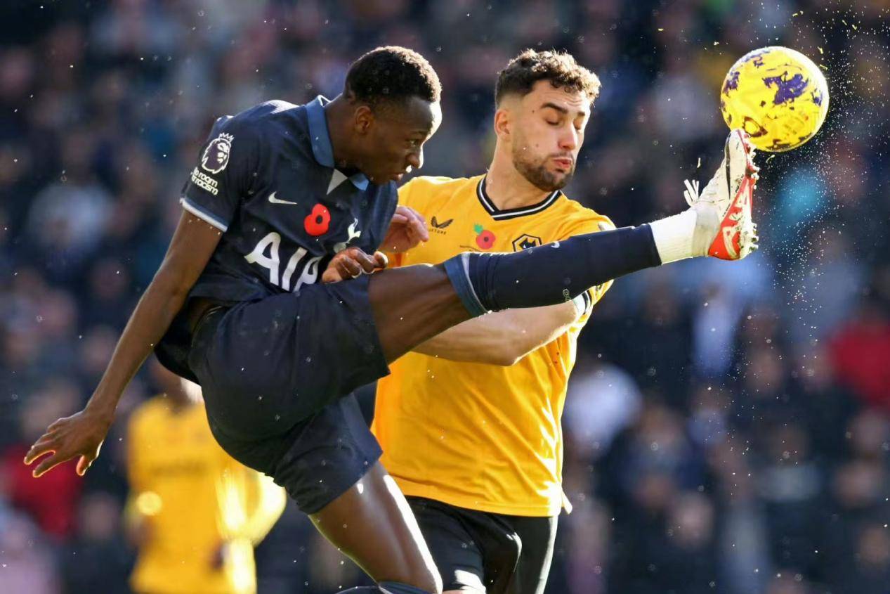 包含大比分落后的球队全力逆转比赛,精彩看点不断的词条 包含大比分落后的球队全力逆转比赛,精彩看点不断的词条