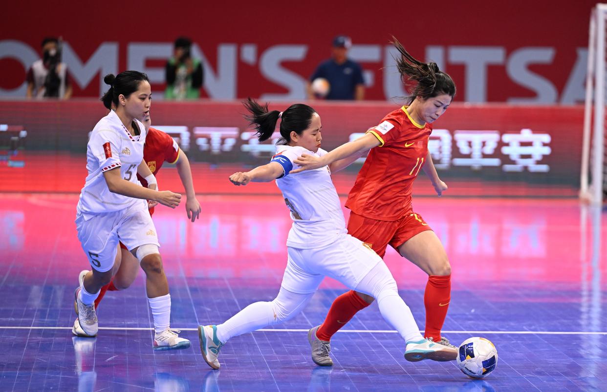 国内女子足球联赛开幕式盛大进行