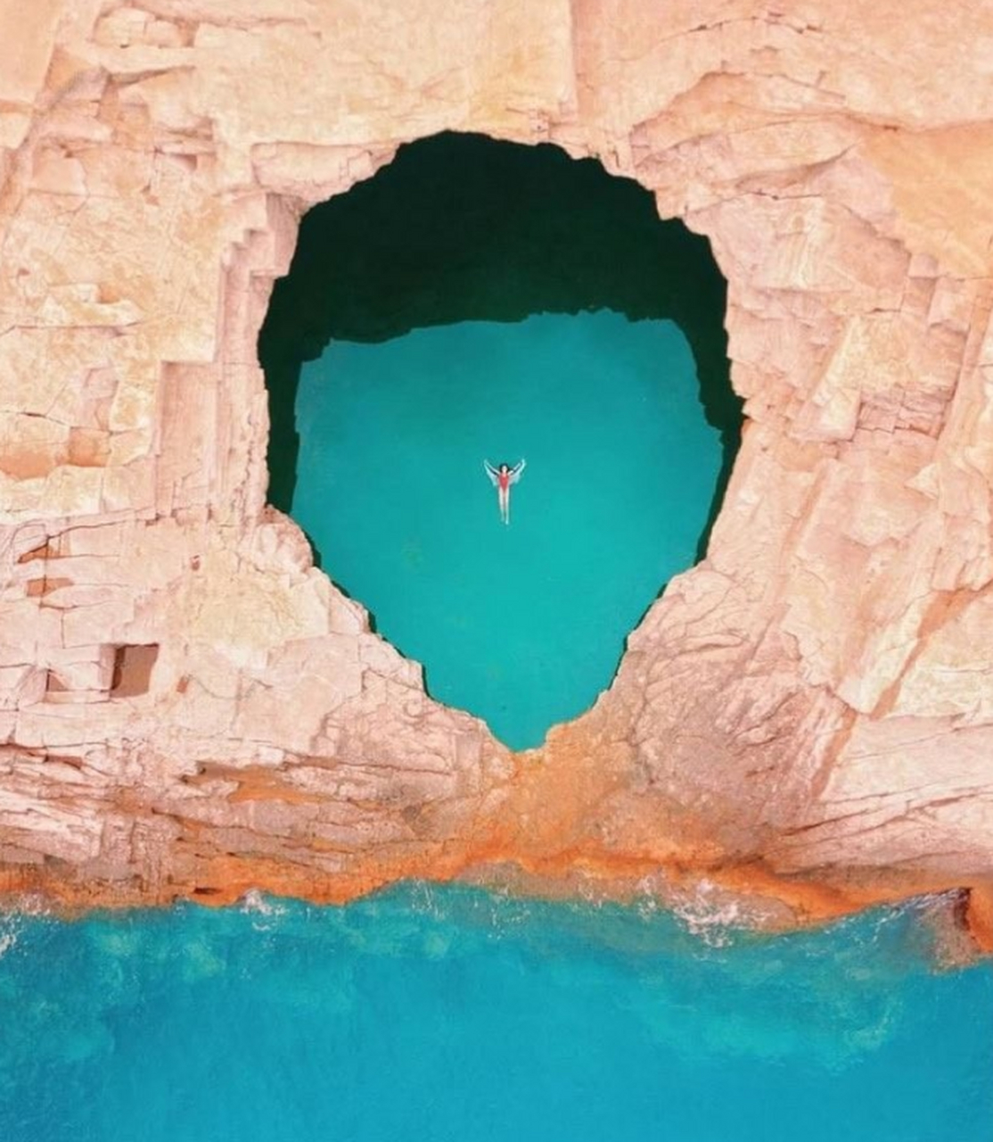 希腊女子游泳选手刷新个人最快成绩 希腊女子游泳选手刷新个人最快成绩